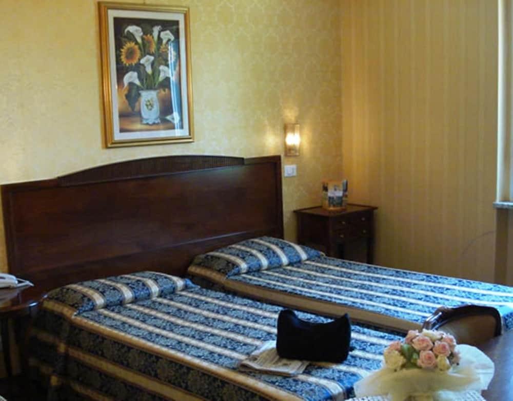 Hotel Villa Aricia أريكتشيا المظهر الخارجي الصورة